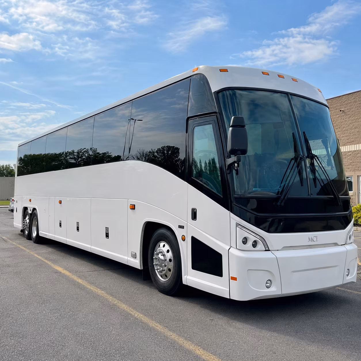 corporate airport transfer buses at reagan national dulles and bwi