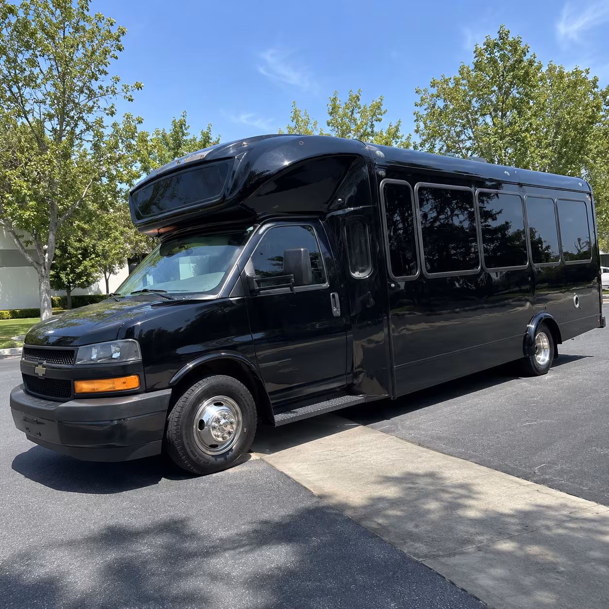 washington 15 passenger party bus