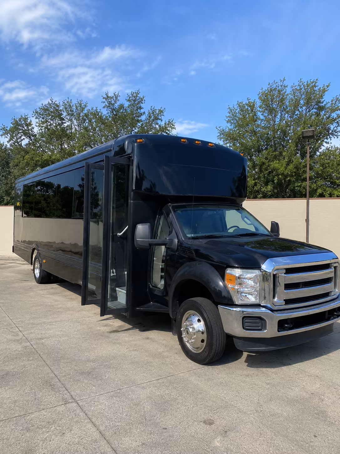 washington 20 passenger party bus